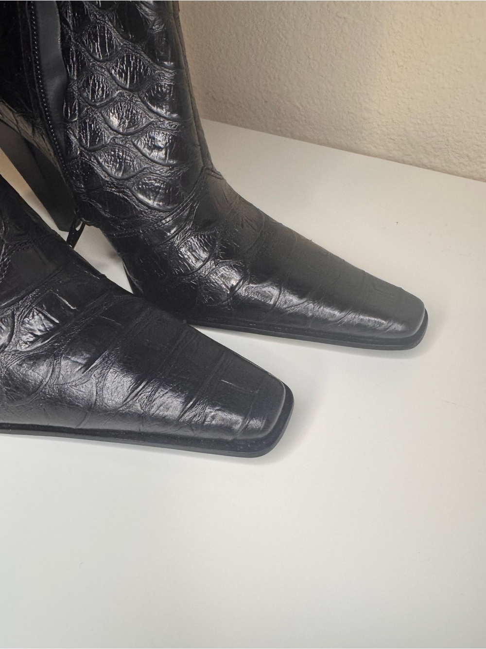 Dolce Vita Black 100% Leather Croc-Embossed Pointed Boots